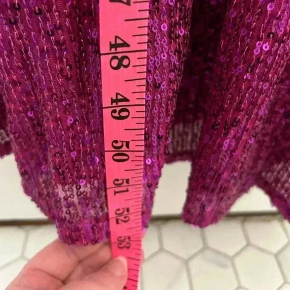 Fully sequinned  fuschia pink evening dress, plus size - Picture 9 of 16